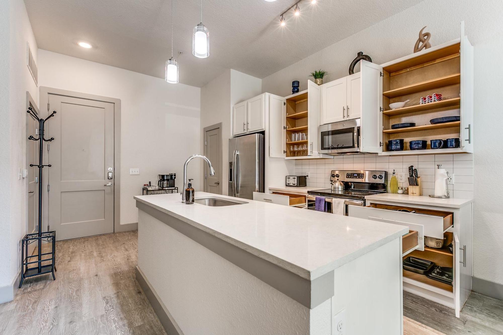 Lush Downtown Condo On Riverwalk W King Ste, Free Parking, Pet Friendly, Centrally Located On Riverwalk San Antonio Extérieur photo