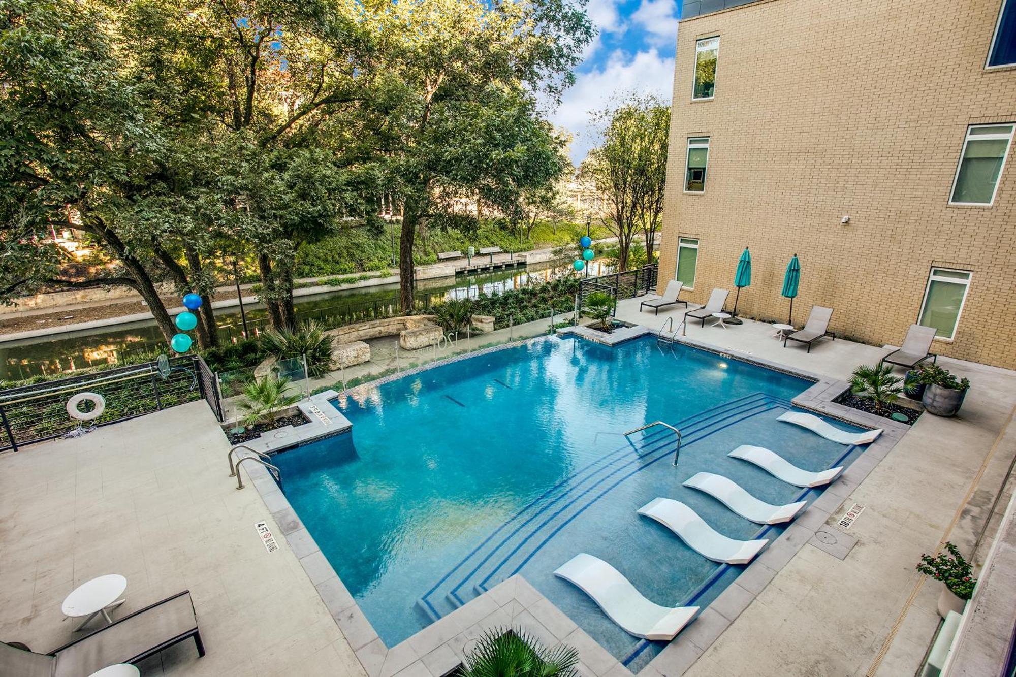Lush Downtown Condo On Riverwalk W King Ste, Free Parking, Pet Friendly, Centrally Located On Riverwalk San Antonio Extérieur photo