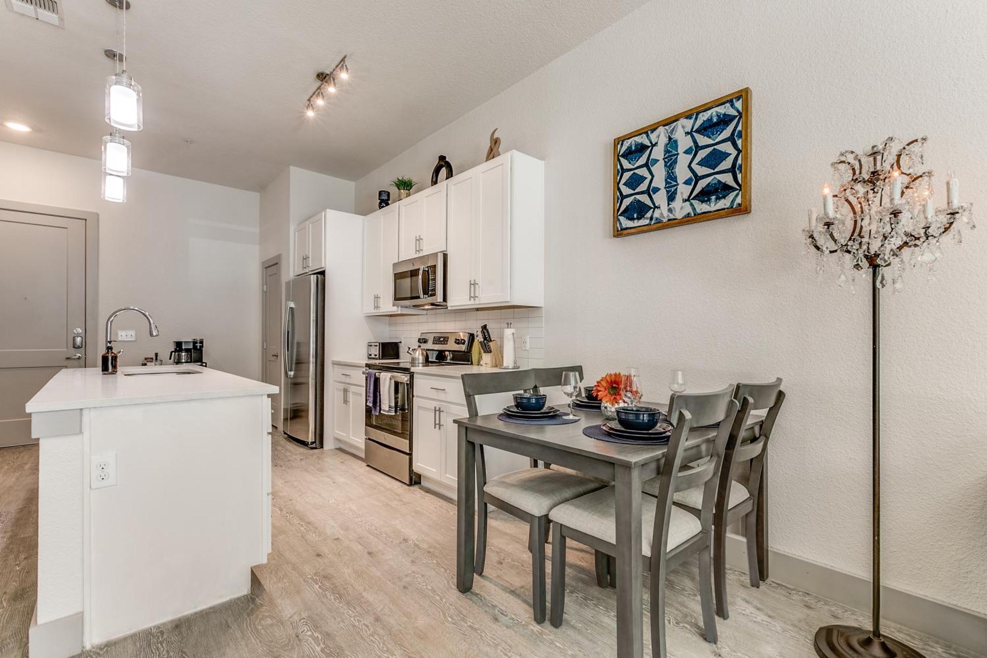 Lush Downtown Condo On Riverwalk W King Ste, Free Parking, Pet Friendly, Centrally Located On Riverwalk San Antonio Extérieur photo