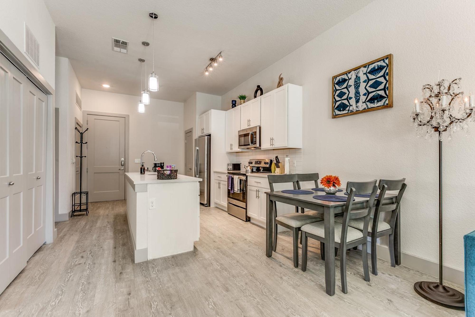 Lush Downtown Condo On Riverwalk W King Ste, Free Parking, Pet Friendly, Centrally Located On Riverwalk San Antonio Extérieur photo
